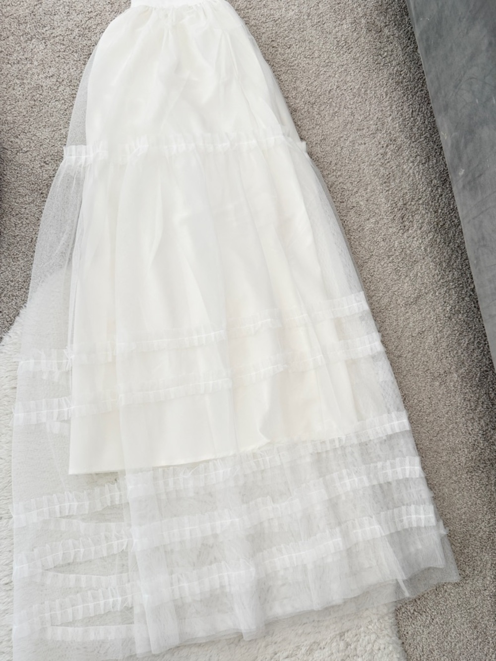 brand new Women's White Tiered Tulle Maxi Skirt - Picture 9 of 9